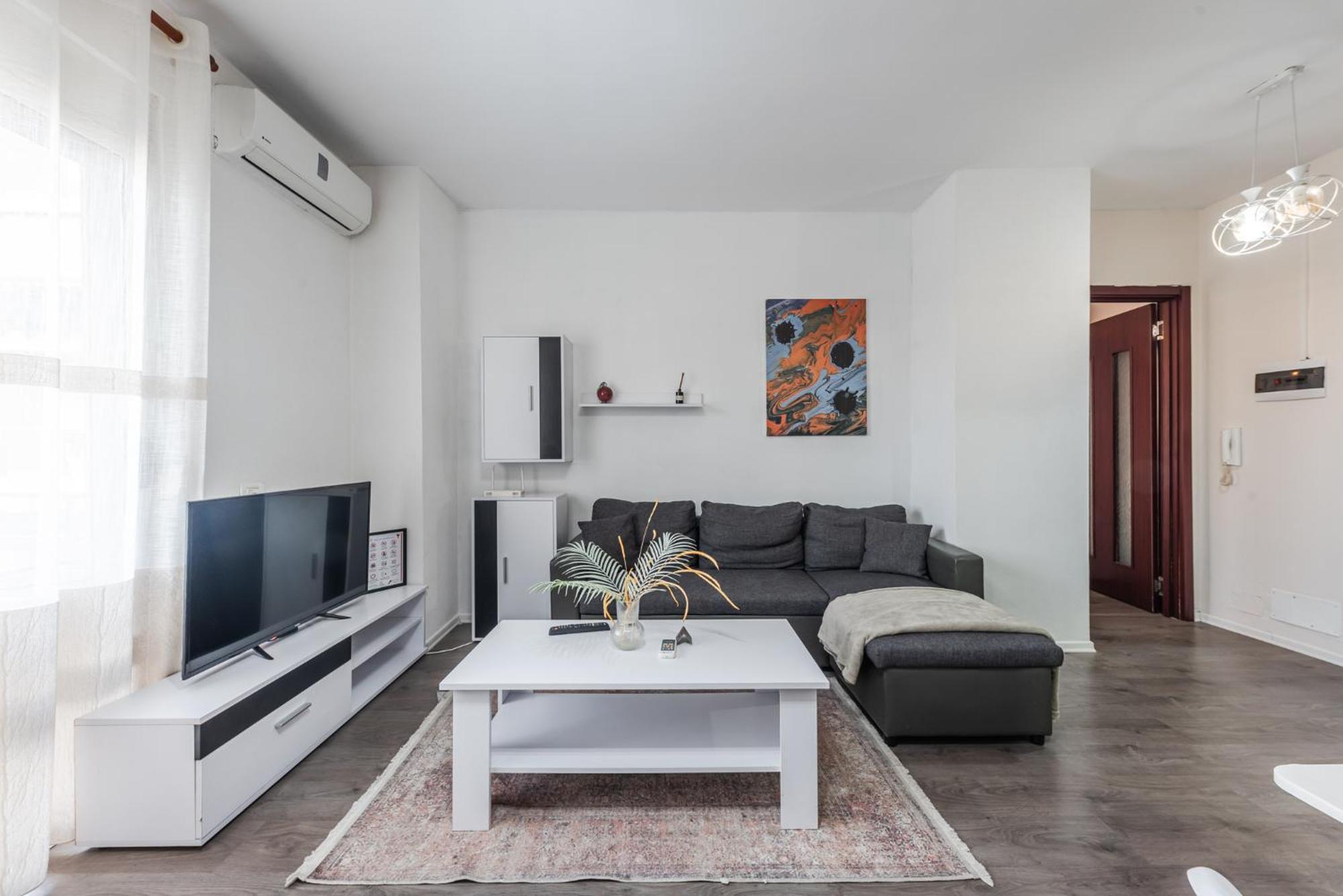 New Boulevard / 10' Walk From Center * Tirana